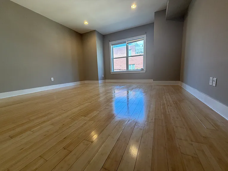 621 N 12th St — Photo 11