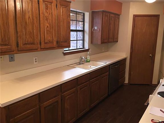 4th image of 8775 Marilyn Dr