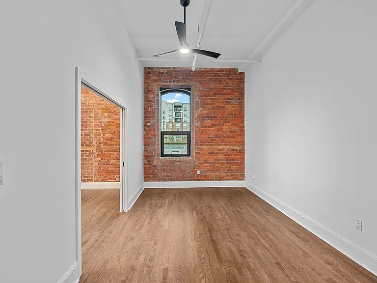 310 Arlington Ave #219 — Photo 9