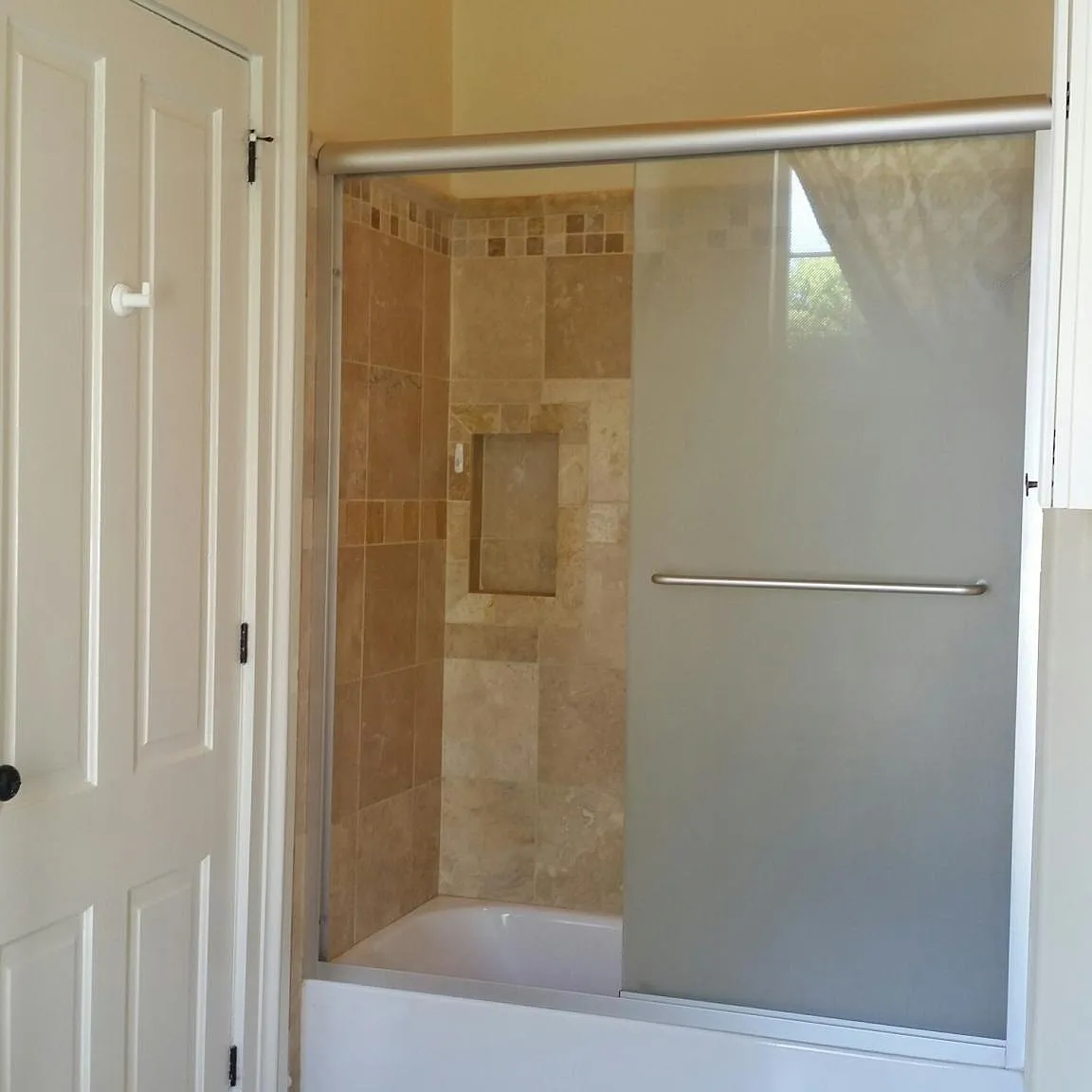 1 bed, 1.5 bath, 1300 sqft, $2,250 — Photo 2