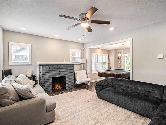 4th image of 4204 Paseo Blvd