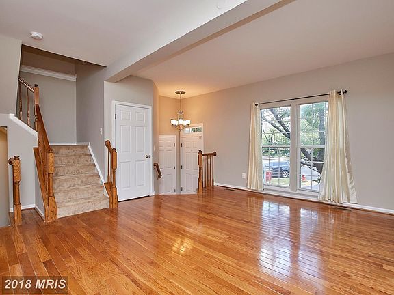 5th image of 7738 Effingham Sq