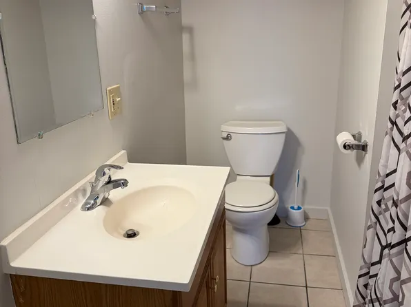 28 Railroad Ave, Essex Junction, VT