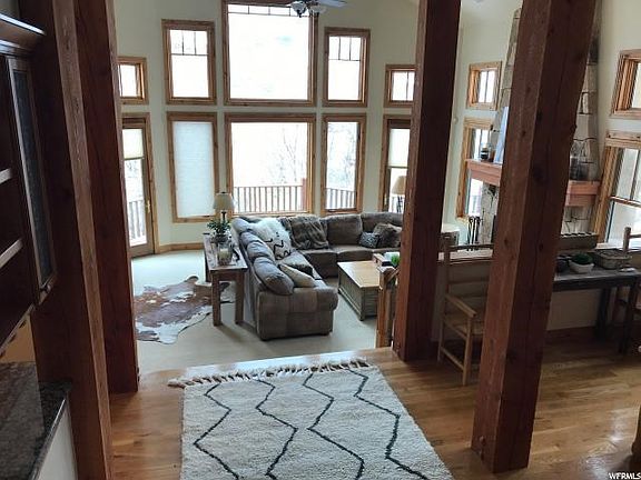 5th image of 27 Fox Glen Cir