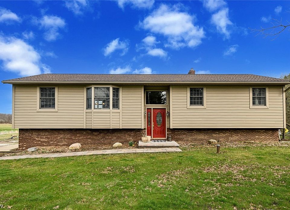 1st image of 9535 Daniels Rd