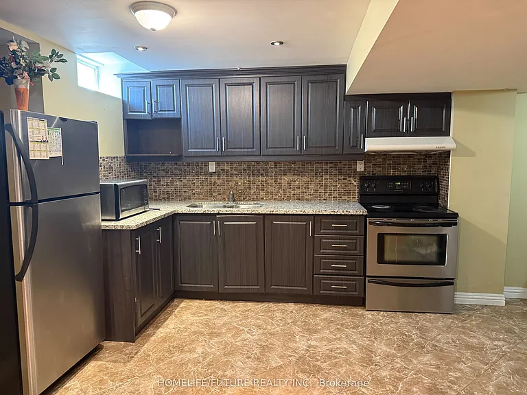 13 Hislop Dr — Photo 5