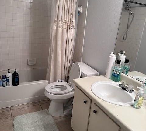 4th image of 2946 S University Drive #7212