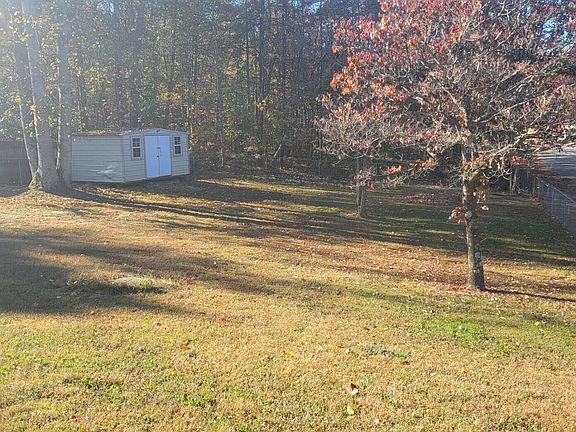 3rd image of 887 Ponderosa Dr