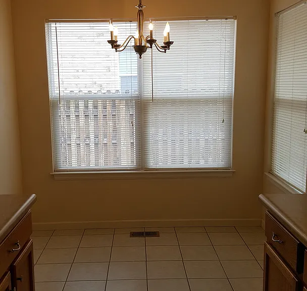 2401 N 10 S — Photo 11