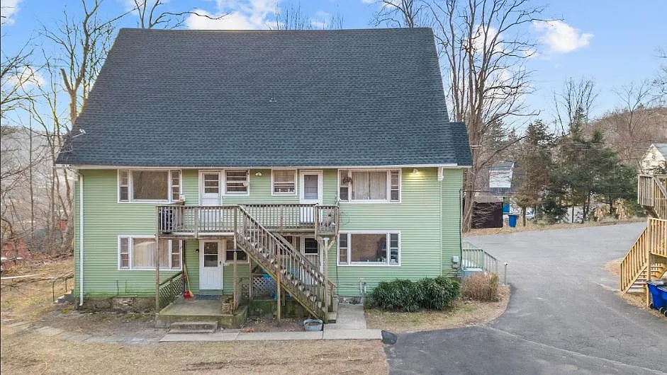 Building Photo - 81 Torrington Ave #5