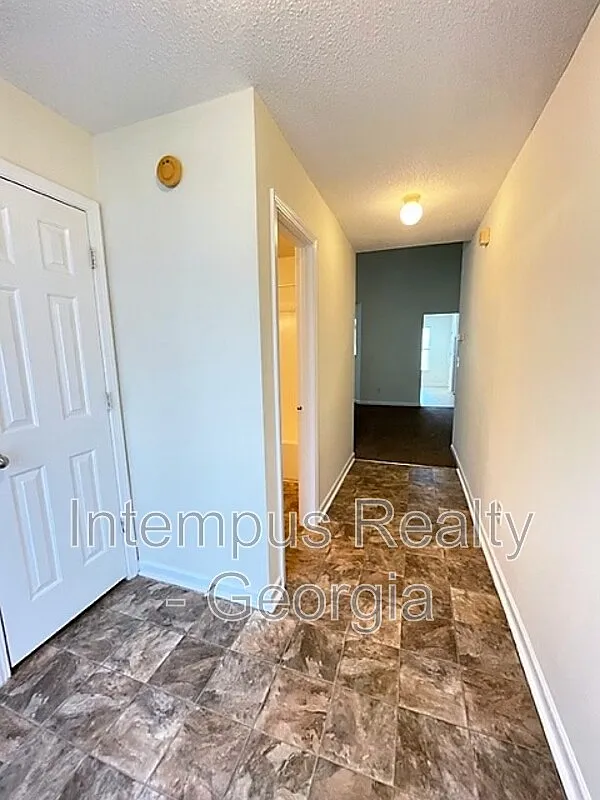 4 bed, 3.0 bath, 1790 sqft, $2,100 — Photo 3