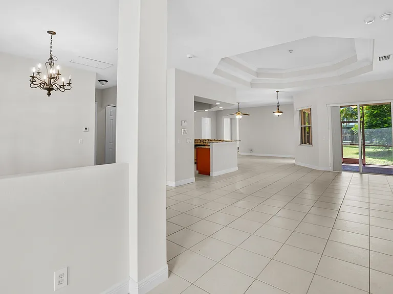 1092 SW Majorca Ave — Photo 10