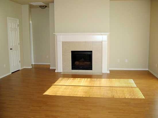 Living Room w/Gas Firplace