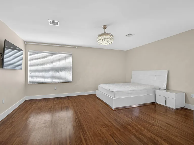 1724 Annandale Cir — Photo 68