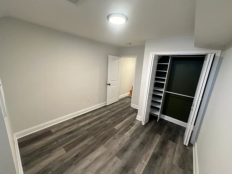 646 S Curley St — Photo 20