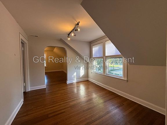3rd image of 656 Chestnut St APT 2