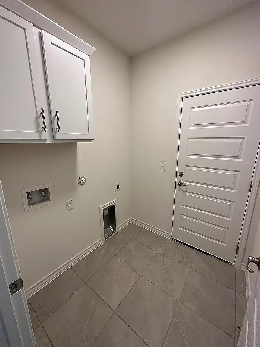 3 bed, 1350 sqft, $1,899 — Photo 4