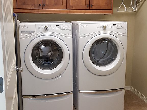 laundry room, Whirlpool W/D