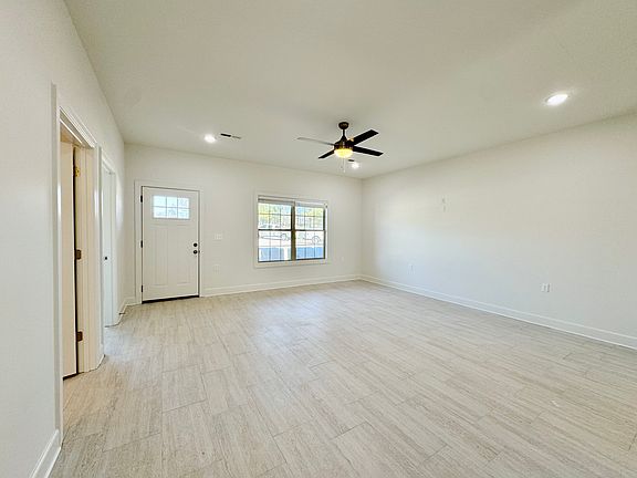 3rd image of 1252 Hermitage Dr #23ddb74cb
