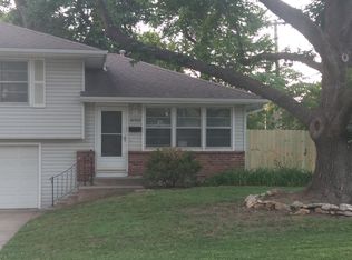 8702 W 80th St, Overland Park, KS 66204