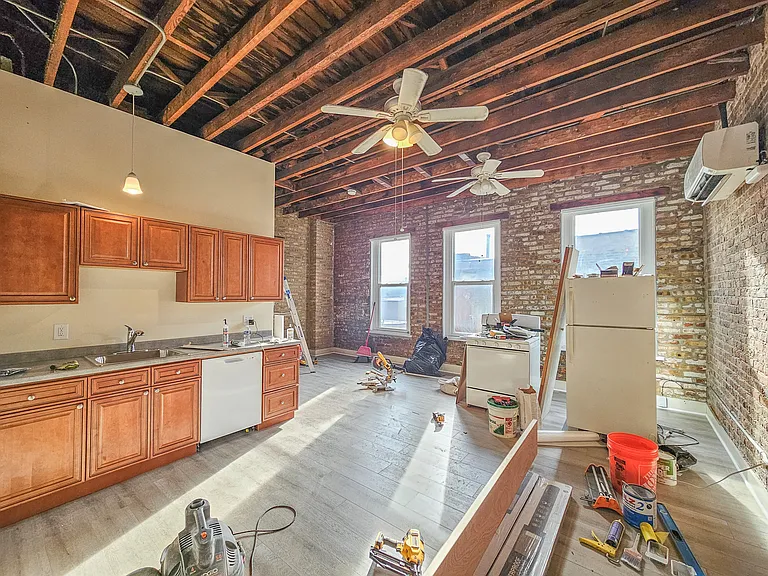 1957 W Chicago Ave #3R — Photo 5