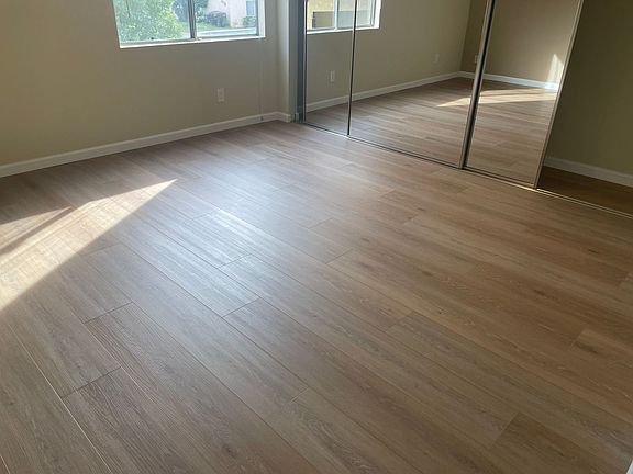 5th image of 300 W Grand Ave #21