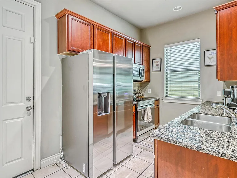 9113 Creekstone Lake Dr — Photo 12