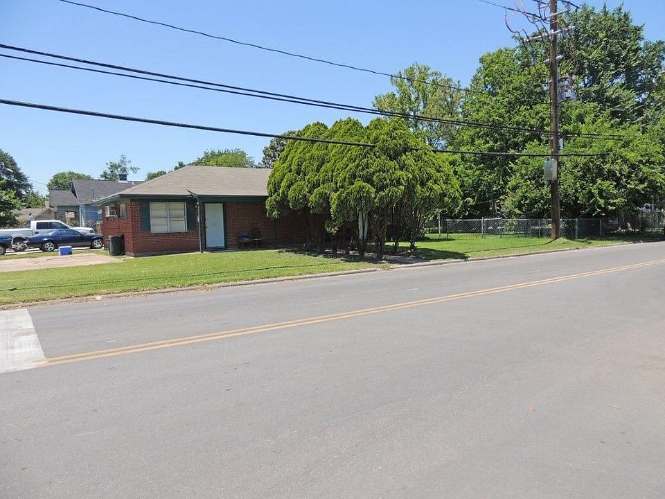 1st image of 400 N Main St