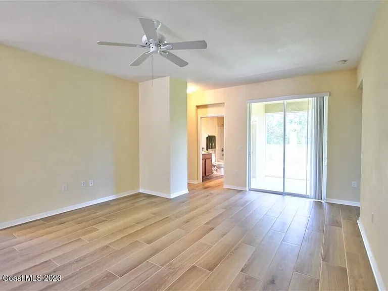 5834 Trieda Dr — Photo 22
