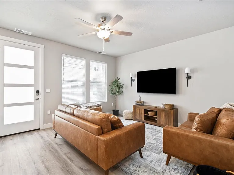 2783 W Palouse St — Photo 4