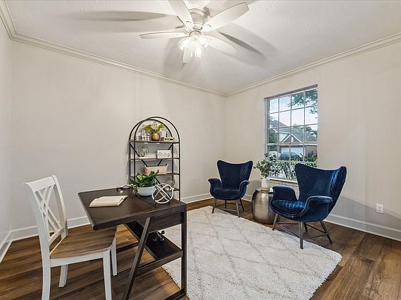 3rd image of 1808 Oakleaf Cir
