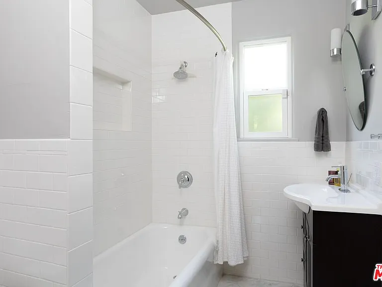9001 Phyllis Ave — Photo 14