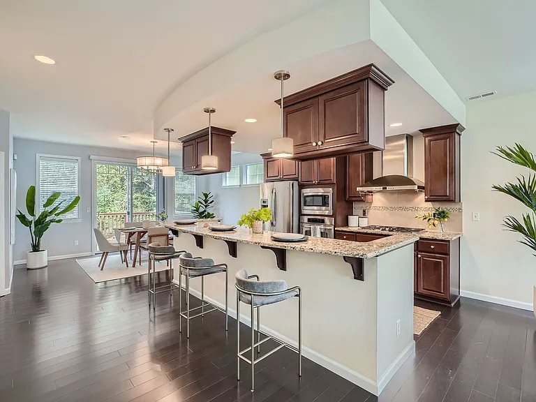 10502 SE 10th Ct — Photo 9