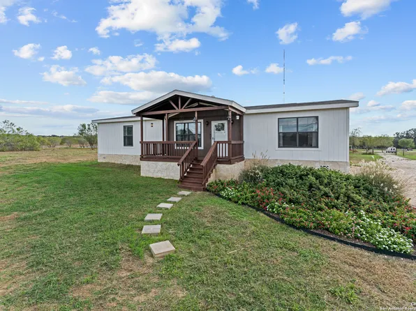 11612 Jim Terrill, Adkins, TX 78101