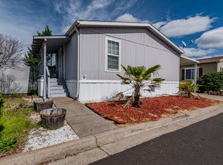 2552 Thorn Oak Dr Spc 9, Medford, OR 97501