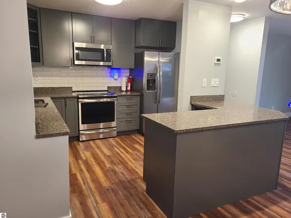227 Fair St APT 3, Traverse City, MI 49686