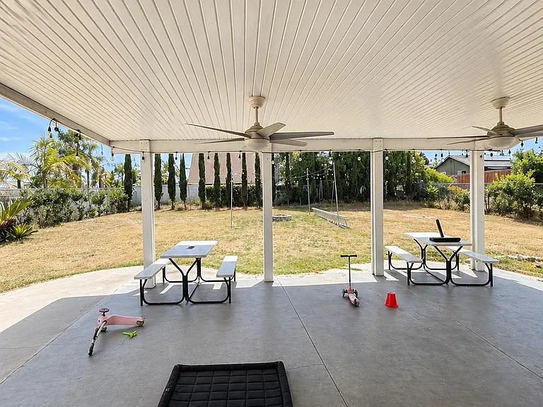 365 Los Reyes Dr — Photo 6