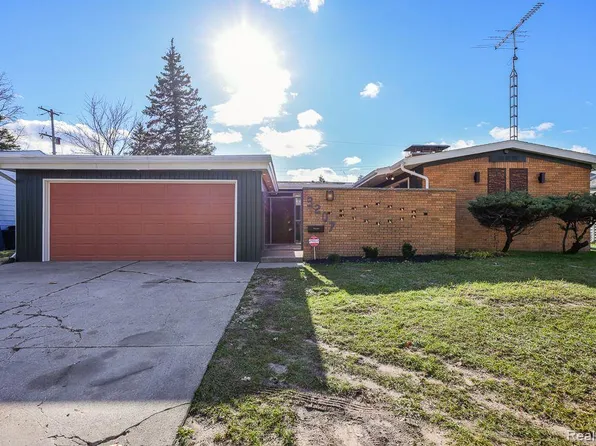 3207 Mackin Rd, Flint, MI 48504