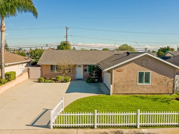 15652 Mayflower Ln, Huntington Beach, CA 92647