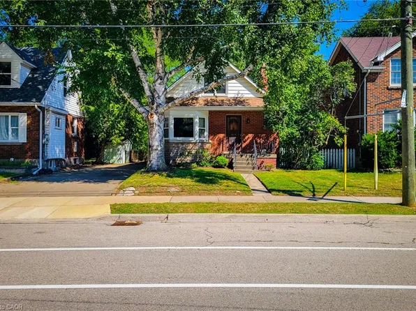 30 Sanders Blvd, Hamilton, ON L8S 3J3