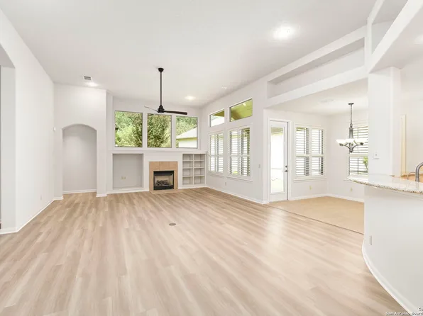 51 Grassmarket, San Antonio, TX 78259