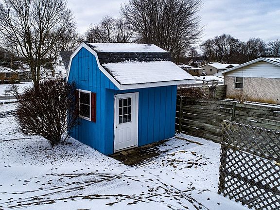 4th image of 22947 Mulberry Ct