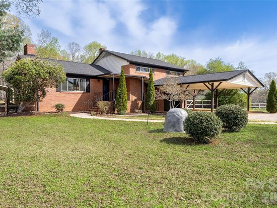 9424 Pembroke Rd, Huntersville, NC 28078