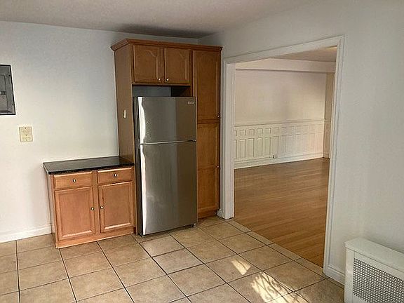 4th image of 230 Hancock St #1