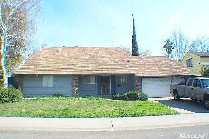 7975 Hanford Way photo 1