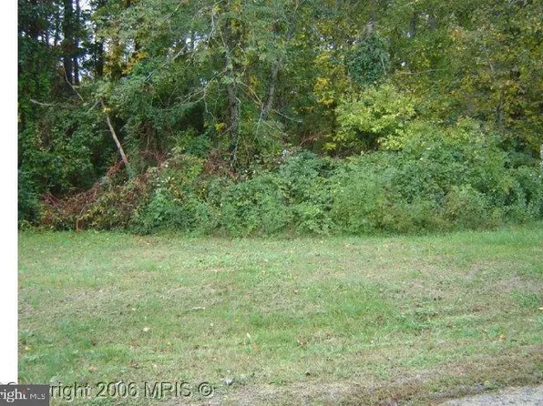 Woodbine Dr, Colonial Beach, VA 22443