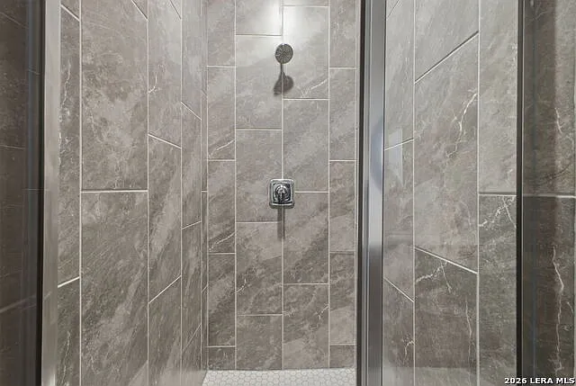7940 Kennedy Hl #7 — Photo 21