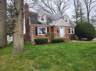 330 Jackson Ave, West Hempstead, NY 11552