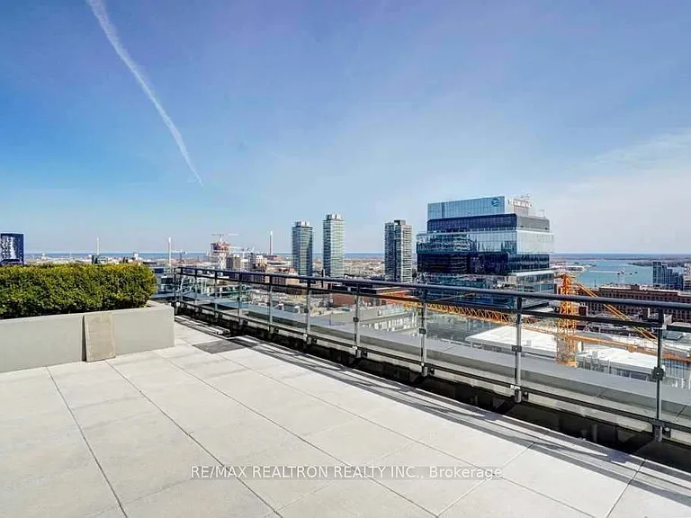 460 Adelaide St E #1516 — Photo 13
