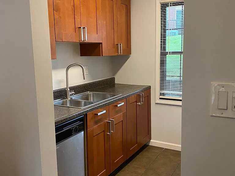 1020 Pennsbury Blvd — Photo 1